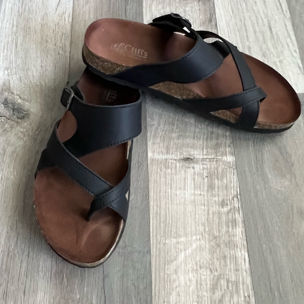 Cliffs by WHITE MOUNTAIN Black Sandals
